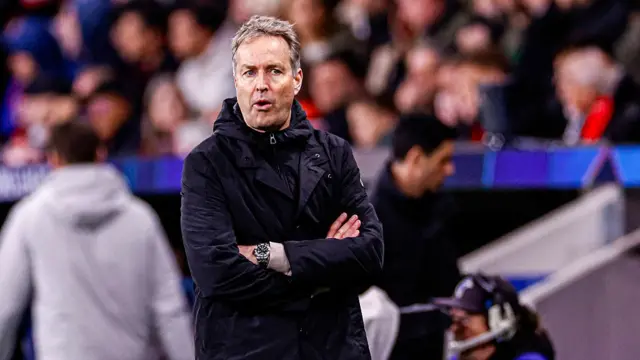 Head Coach Kasper Hjulmand of Bayer 04 Leverkusen