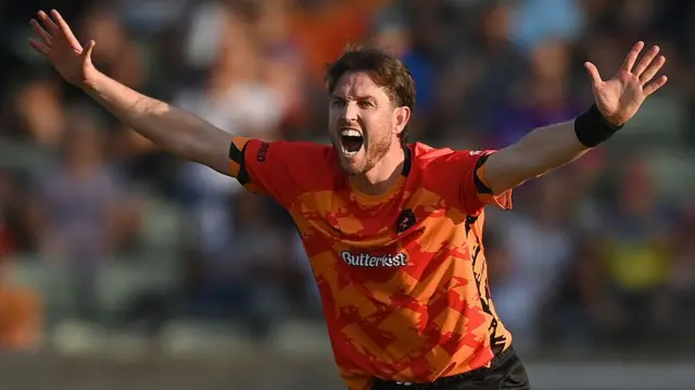 Adam Milne of Birmingham Phoenix appeals and dismisses Sam Curran