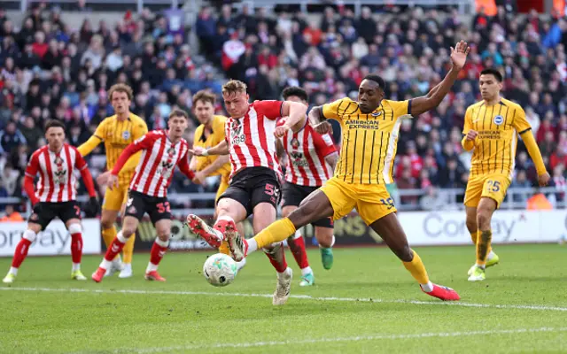 Daniel Ballard of Sunderland and Danny Welbeck