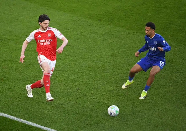 Declan Rice of Arsenal runs with the ball