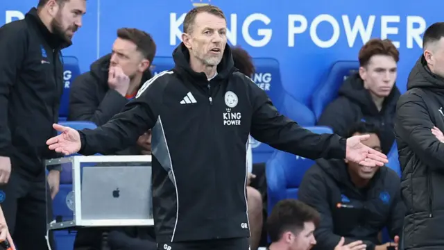 Gary Rowett looks perplexed as he gesticulates to his players