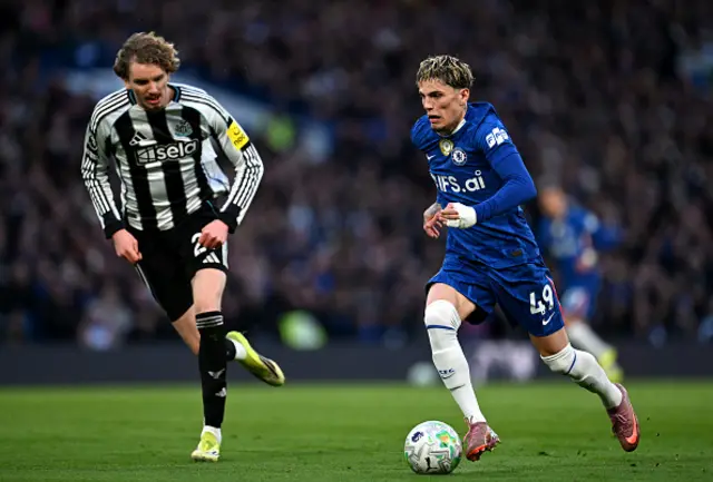 Alejandro Garnacho of Chelsea runs with the ball