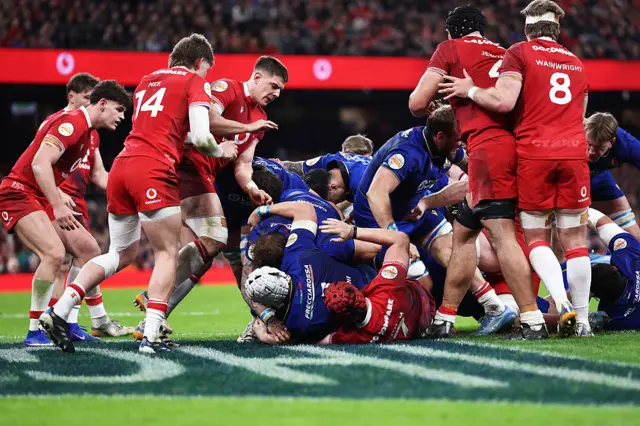 Italy try
