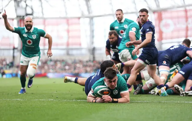 Dan Sheehan scores try