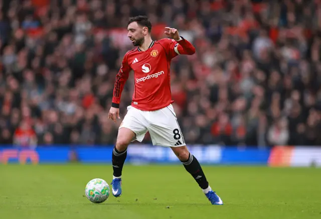 Bruno Fernandes of Manchester United on the ball