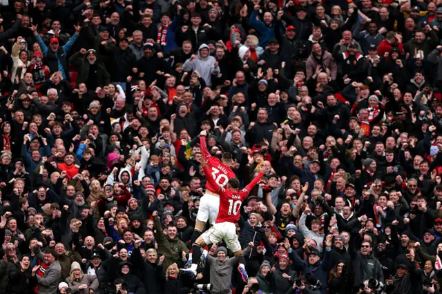Benjamin Sesko of Manchester United celebrate