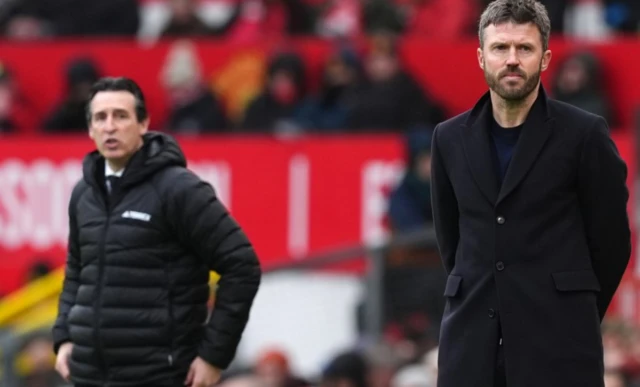 Manchester United manager Michael Carrick (right) and Aston Villa manager Unai Emery