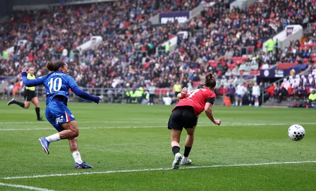 Lauren James of Chelsea scores her team's first goal