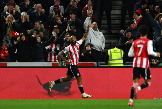 Brentford's Igor Thiago celebrates scoring their second goa