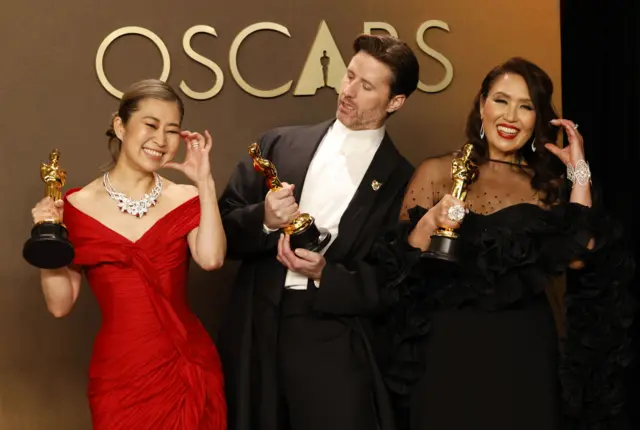 KPop Demon Hunters' winners with their oscars