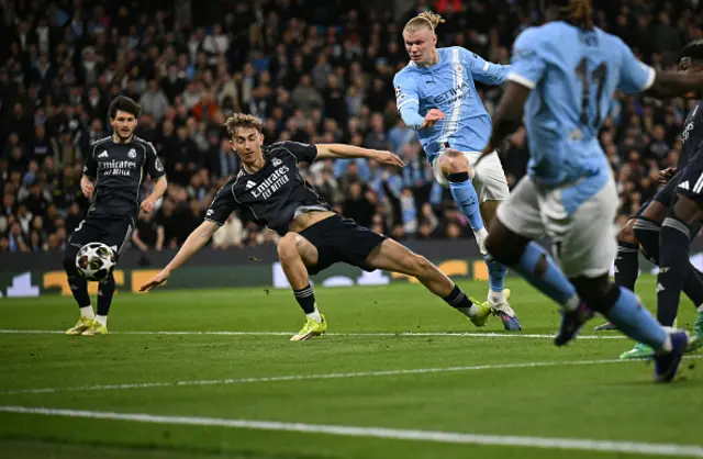 Erling Haaland has a shot