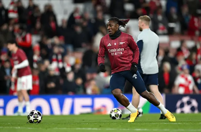 Eberechi Eze of Arsenal controls the ball