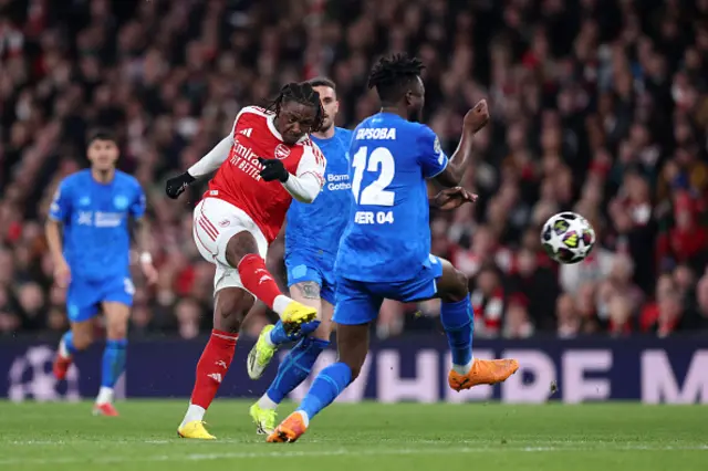 Eberechi Eze of Arsenal scores