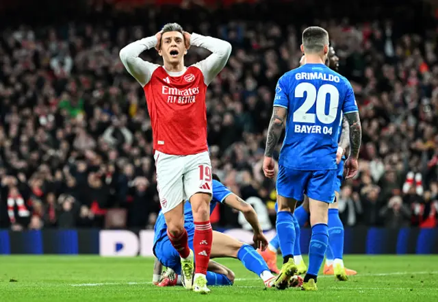 Leandro Trossard of Arsenal reacts