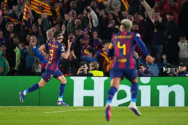 Robert Lewandowski celebrates