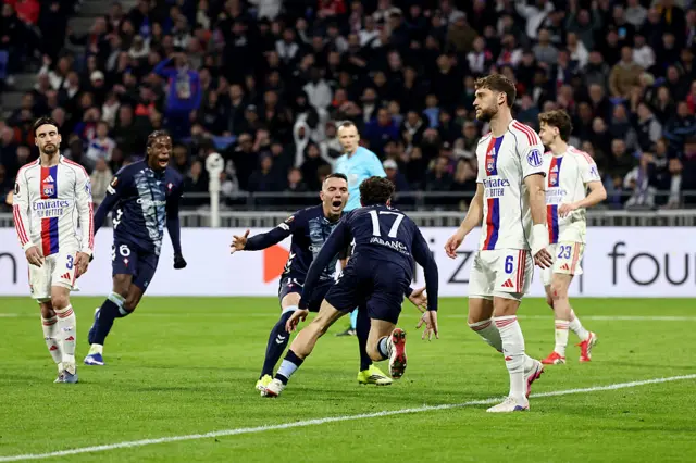 Celta Vigo celebrate a goal against Lyon
