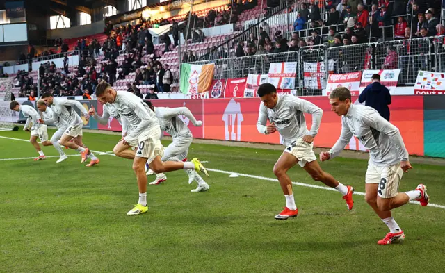 Nottingham Forest warm up