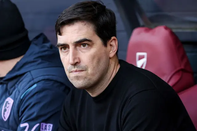 Andoni Iraola in Bournemouth dugout