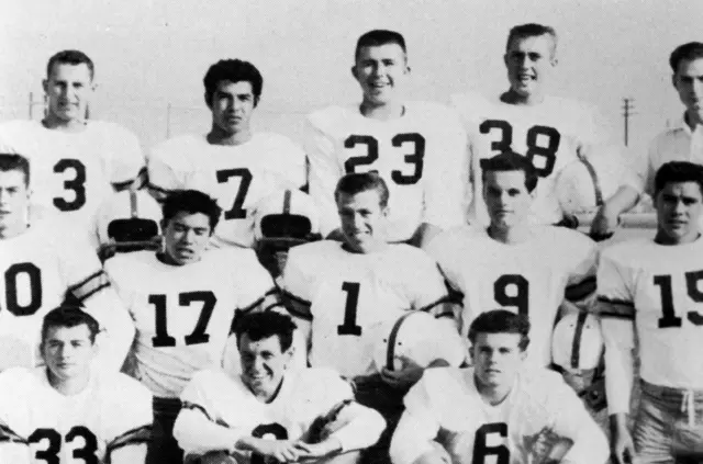 Norris with high school footballers