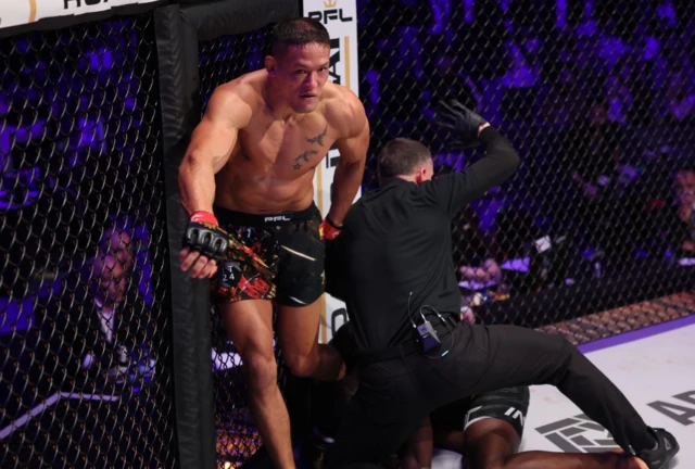 Costello van Steenis starts to celebrate