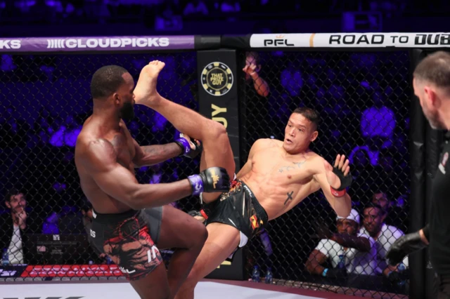 Fabian Edwards kicks Costello van Steenis off his feet