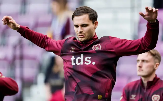 Michael Steinwender warming up