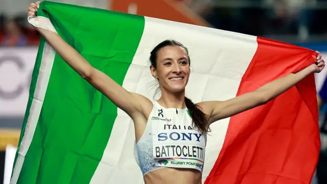 Nadia Battocletti celebrates winning the women's 3000m final