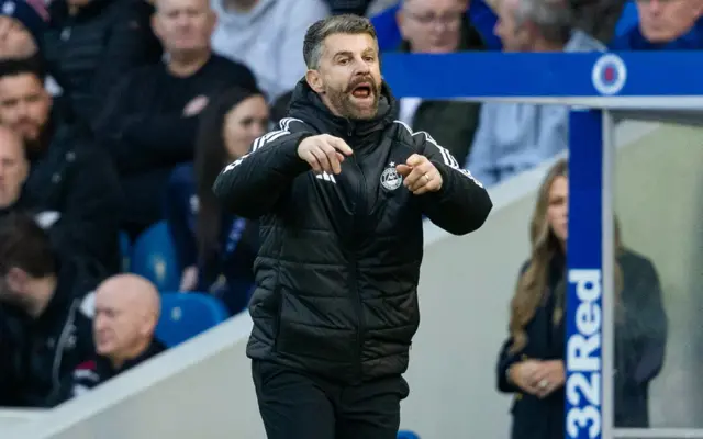 Aberdeen manager Stephen Robinson