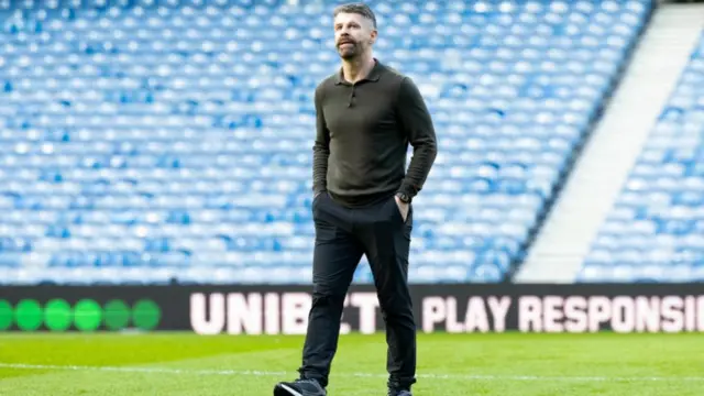 Aberdeen manager Stephen Robinson