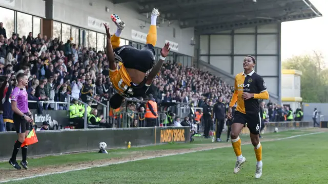 Tyrese Shade scores for Burton