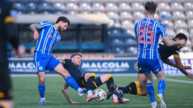 Kilmarnock and Livingston players