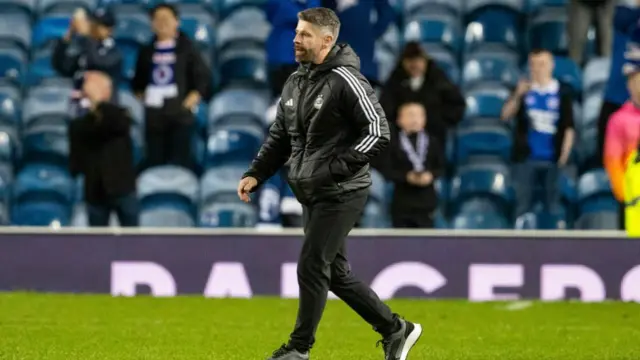 Aberdeen manager Stephen Robinson