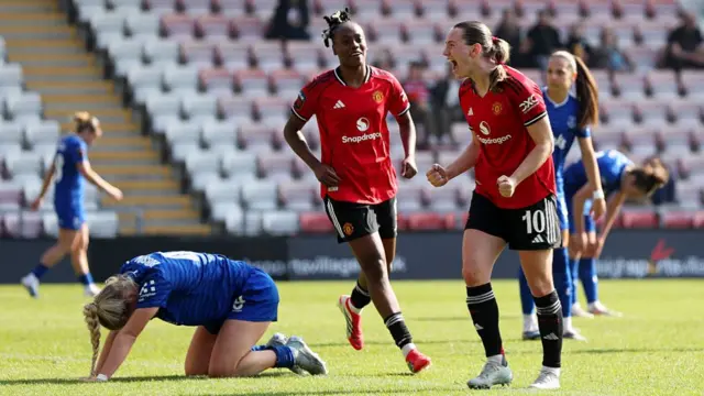 Elisabeth Terland scores