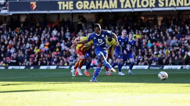 Patson Daka's penalty is saved for Leicester