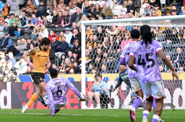 Matt Crooks of Hull City scores the equalising goal