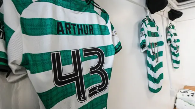 Dundee Utd v Celtic (12:30)