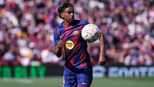 Lamine Yamal of FC Barcelona in action