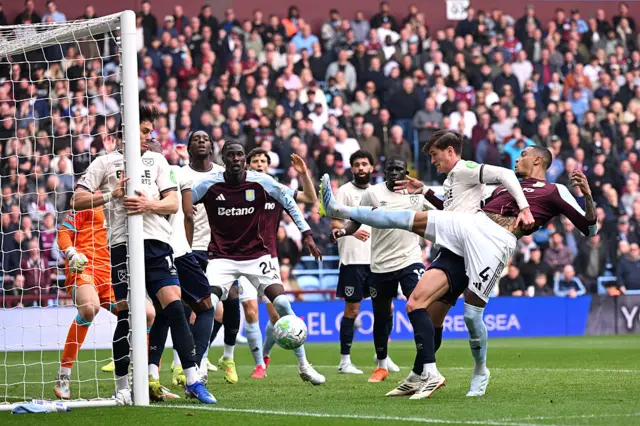 Ezri Konsa of Aston Villa attempt on goal