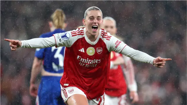 Alessia Russo celebrates