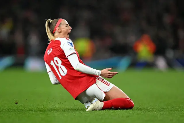 Chloe Kelly celebrates
