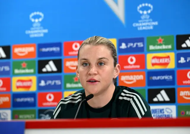 Alessia Russo speaks to media