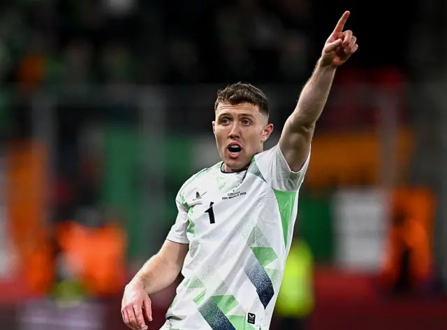 O'Shea directs his team-mates