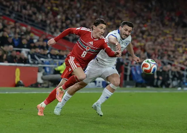 Wilson dashes past Kolasinac
