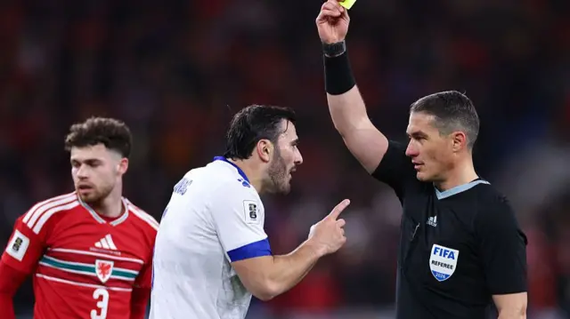 Sean Kolasinac booked