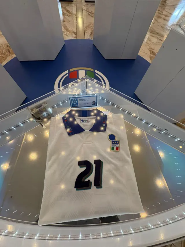 Gianfranco Zola shirt