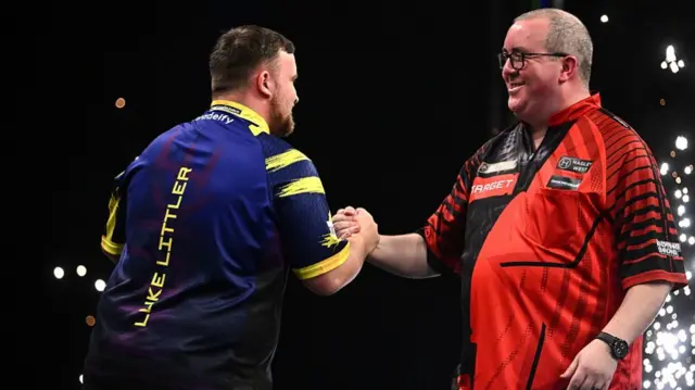 Luke Littler v Stephen Bunting in Premier League Darts