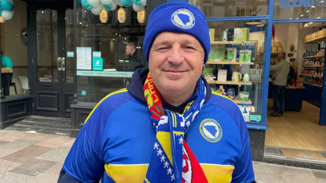 Mahid, Bosnian fan