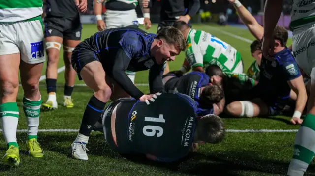 Seb Stephen of Glasgow Warriors scores a try