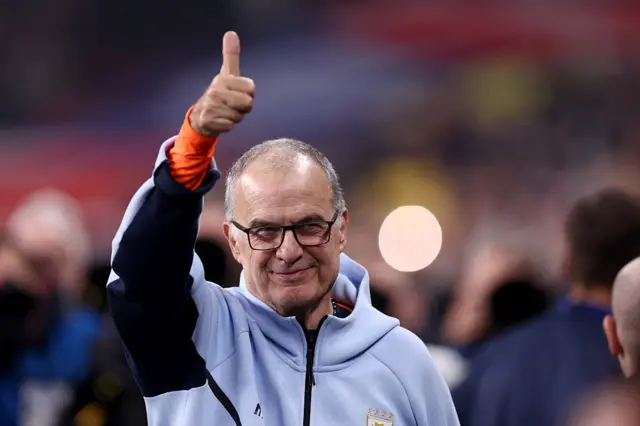 Bielsa gives a thumbs up