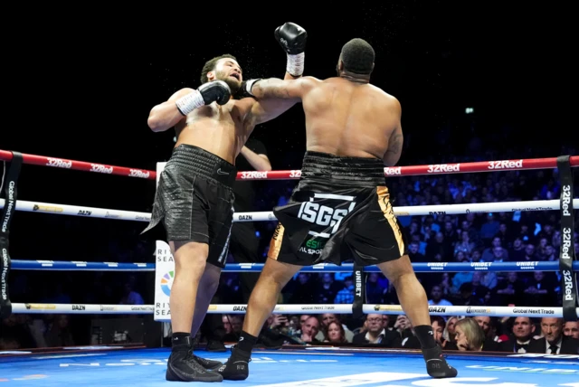 Moses Itauma punches Jermaine Franklin